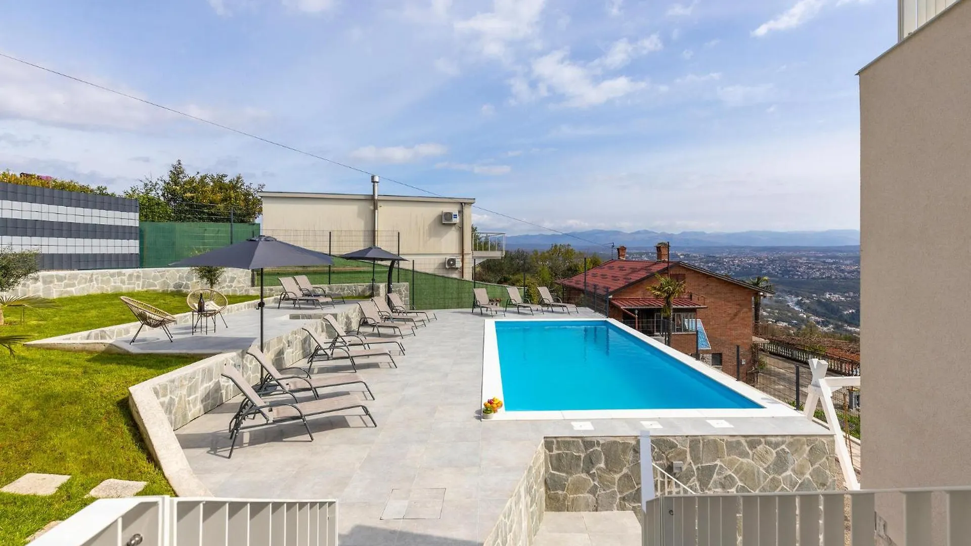 Amazing Apartment In Bregi With House Sea View Breza Croatia